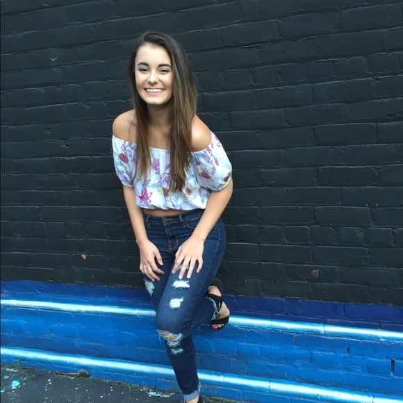 Thanks for stopping by my closet 💕 - Picture 1 of 1